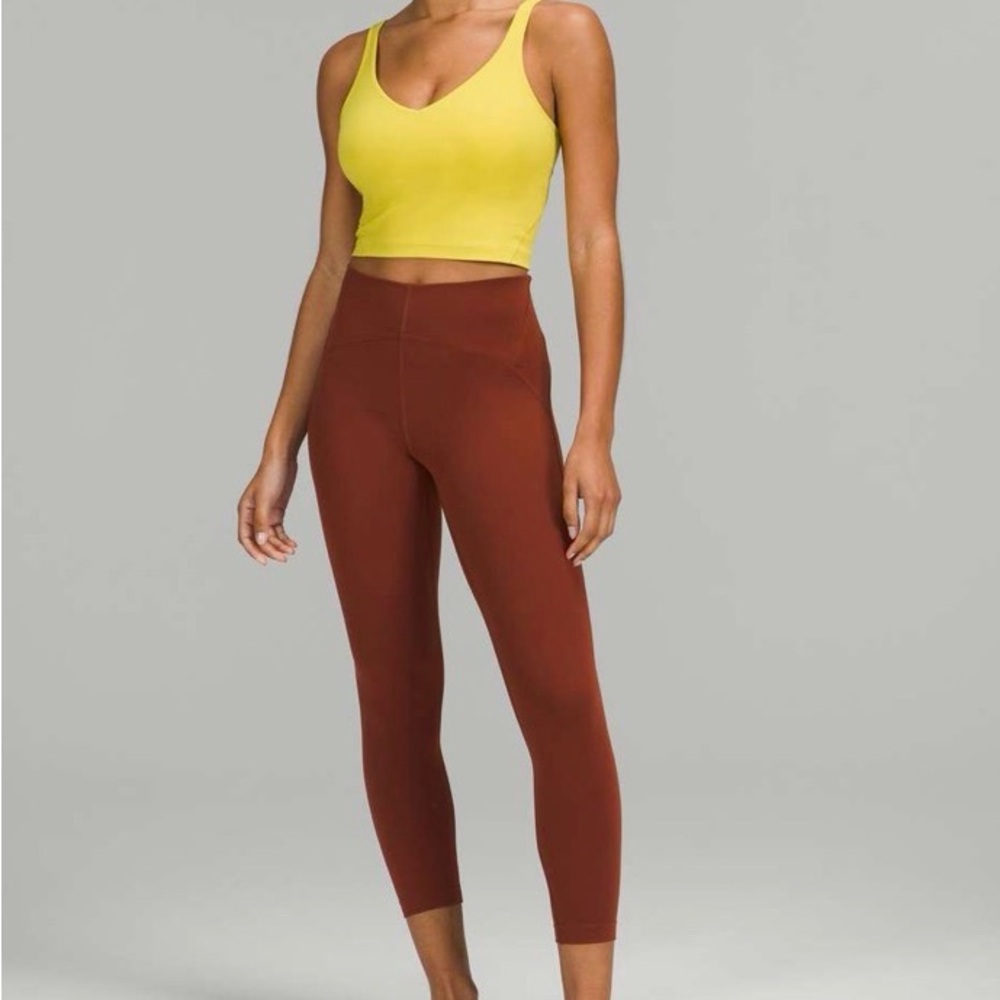 Lululemon Instill High-Rise Tight 25"
Date Brown Size 4‎